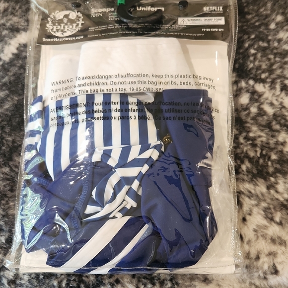 Spirit Teen Costume - Stranger Things Scoops Ahoy Blue and White - Picture 3 of 3